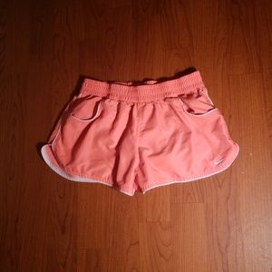 NIKE SIZE M ATHLETIC SHORTS